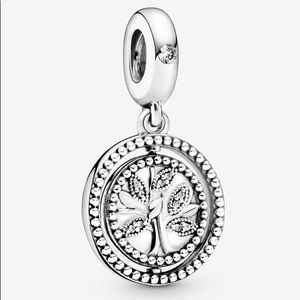 NWOT Pandora Family Tree Spinner Charm